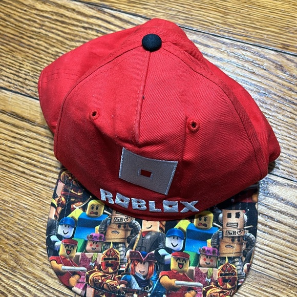 Roblox red SnapBack style cap. Youth one size fits most.  Good used condition - Picture 2 of 5